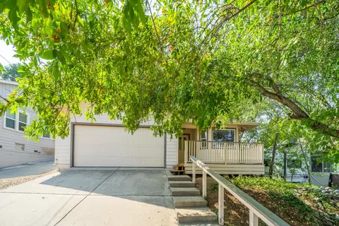 1582 Olive Ave, Redding, CA 96001 photo 2