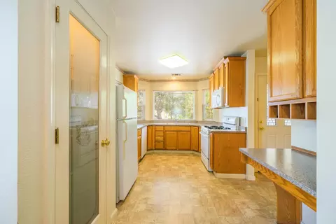 1582 Olive Ave, Redding, CA 96001 photo 11