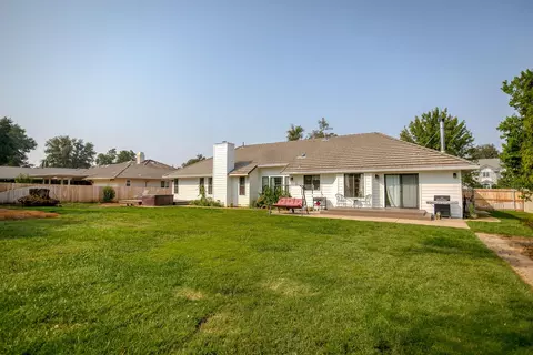 6741 Eastmont Dr, Redding, CA 96002 photo 2