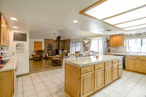 6741 Eastmont Dr, Redding, CA 96002 photo 14