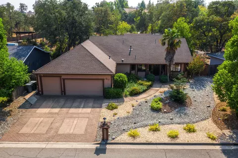 617 Country Oak Dr, Redding, CA 96003 photo 1