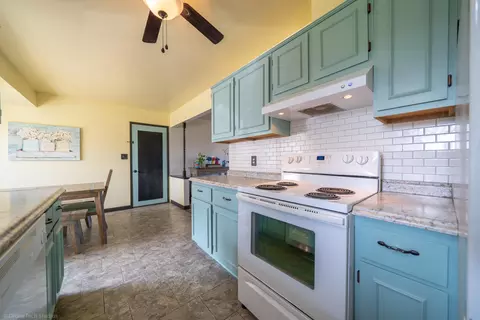 19550 Medo Vale Ln, Redding, CA 96002 photo 3