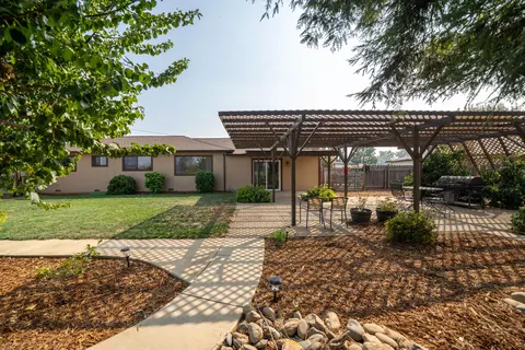 19550 Medo Vale Ln, Redding, CA 96002 photo 18