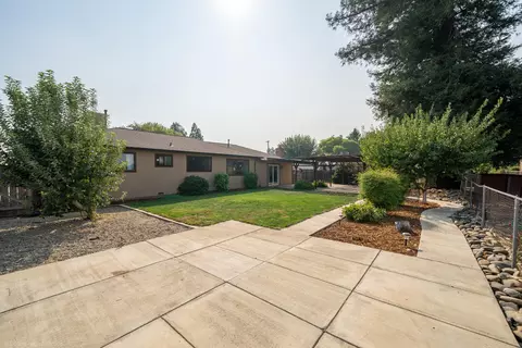 19550 Medo Vale Ln, Redding, CA 96002 photo 17