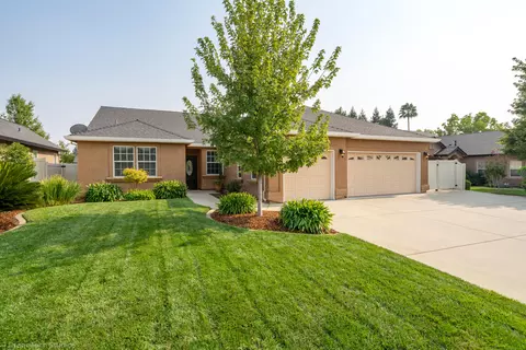 2177 Cadjew St, Redding, CA 96003 photo 4