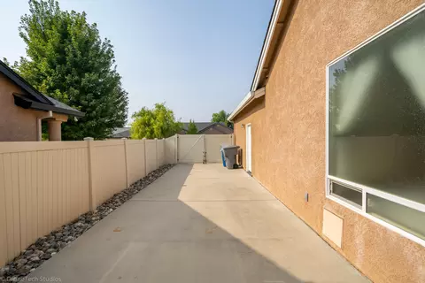 2177 Cadjew St, Redding, CA 96003 photo 54