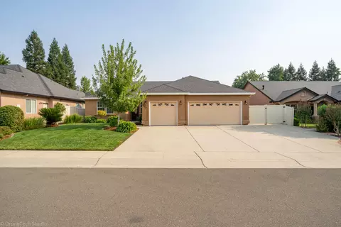 2177 Cadjew St, Redding, CA 96003 photo 1