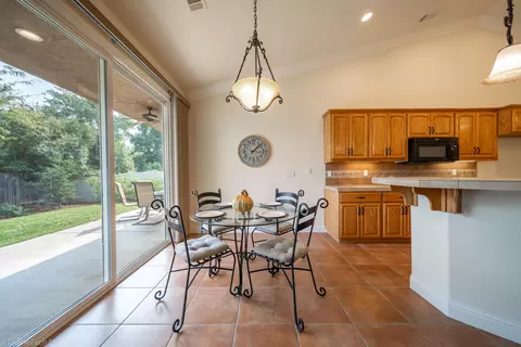 2177 Cadjew St, Redding, CA 96003 photo 17