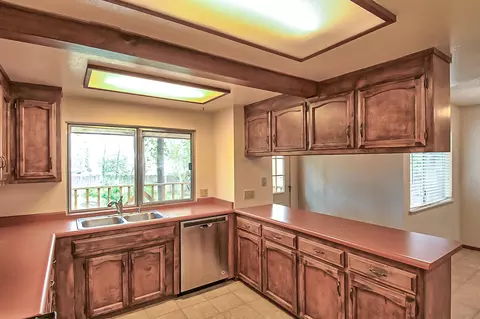 2510 Starlight Blvd, Redding, CA 96001 photo 8