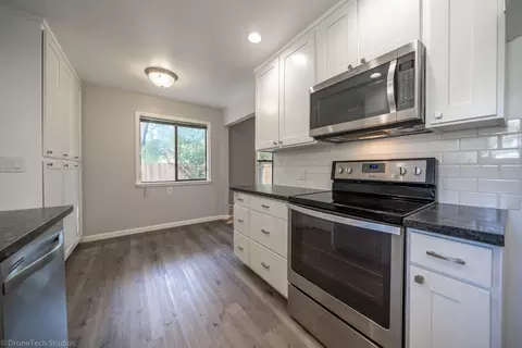 6542 Paso Dr, Redding, CA 96001 photo 4