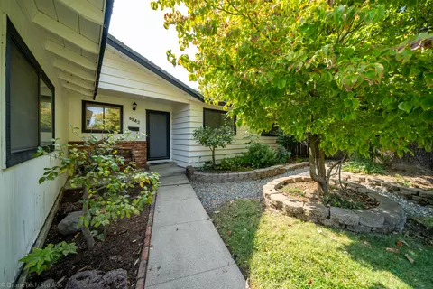 6542 Paso Dr, Redding, CA 96001 photo 2