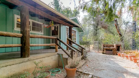 19929 Gardner Ln, Redding, CA 96003 photo 1