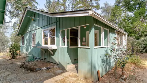 19929 Gardner Ln, Redding, CA 96003 photo 3