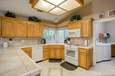 3720 Regatta Ct, Redding, CA 96001 photo 5