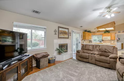 3720 Regatta Ct, Redding, CA 96001 photo 4