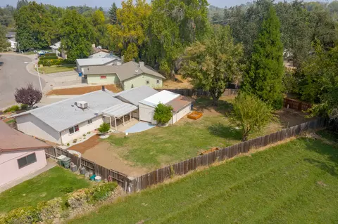 330 Newport Dr, Redding, CA 96001 photo 34