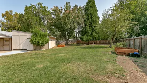 330 Newport Dr, Redding, CA 96001 photo 26