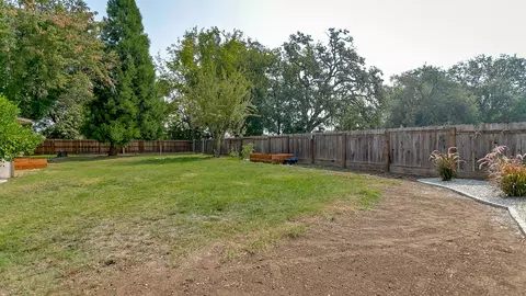 330 Newport Dr, Redding, CA 96001 photo 27