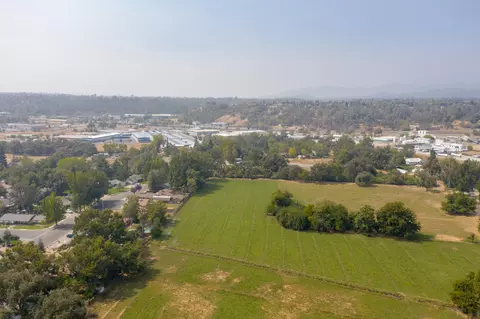 330 Newport Dr, Redding, CA 96001 photo 36