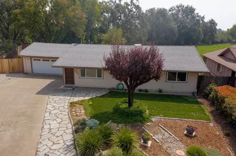 330 Newport Dr, Redding, CA 96001 photo 1