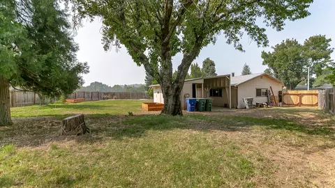 330 Newport Dr, Redding, CA 96001 photo 33