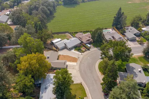 330 Newport Dr, Redding, CA 96001 photo 38