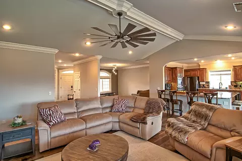 2405 Cumberland Dr, Redding, CA 96001 photo 9