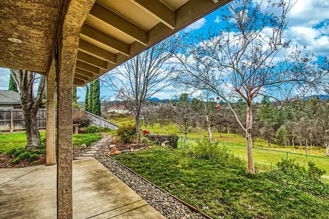 2405 Cumberland Dr, Redding, CA 96001 photo 23