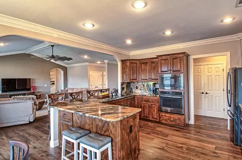 2405 Cumberland Dr, Redding, CA 96001 photo 5
