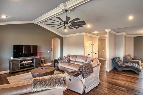 2405 Cumberland Dr, Redding, CA 96001 photo 7