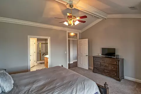 2405 Cumberland Dr, Redding, CA 96001 photo 15