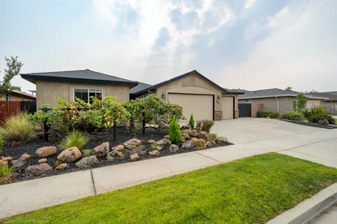 651 Rogue River Way, Redding, CA 96003 photo 7