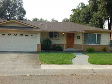 1029 Lorraine Dr, Redding, CA 96002 photo 1