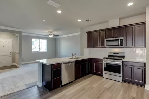 884 Congaree Ln, Redding, CA 96001 photo 4