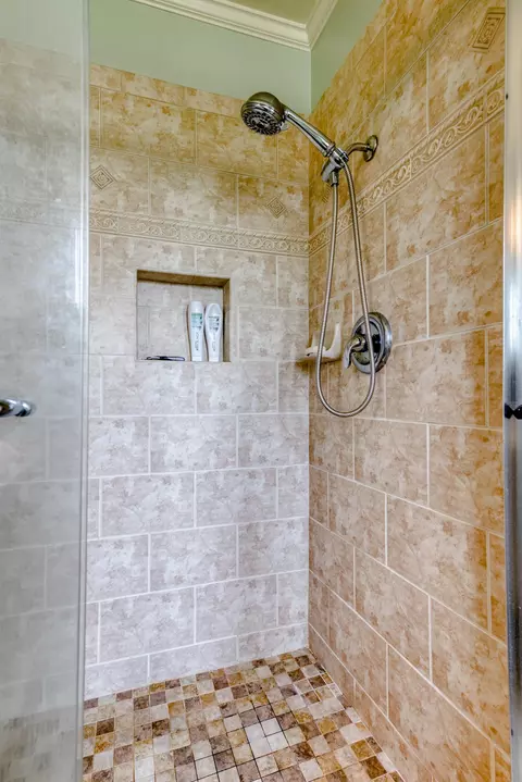 3401 Lagoon Dr, Redding, CA 96001 photo 22