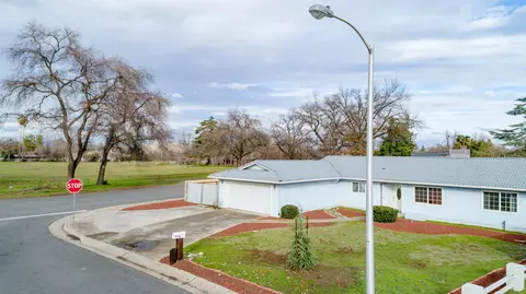 3401 Lagoon Dr, Redding, CA 96001 photo 3