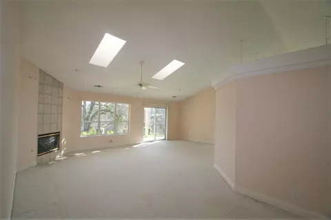 945 Hillsdale Ct, Redding, CA 96003 photo 11