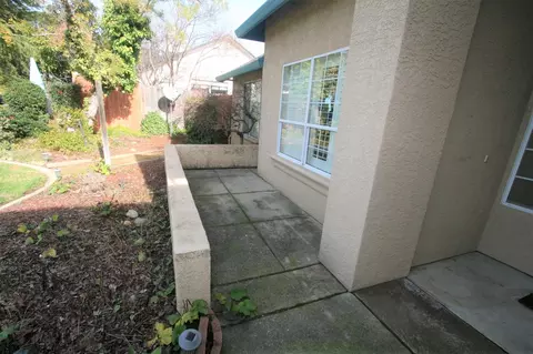 945 Hillsdale Ct, Redding, CA 96003 photo 8