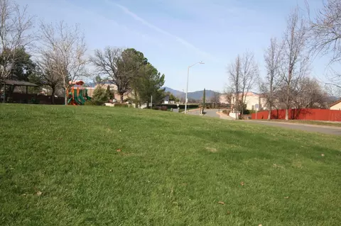 945 Hillsdale Ct, Redding, CA 96003 photo 59