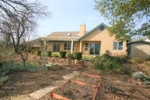 945 Hillsdale Ct, Redding, CA 96003 photo 4