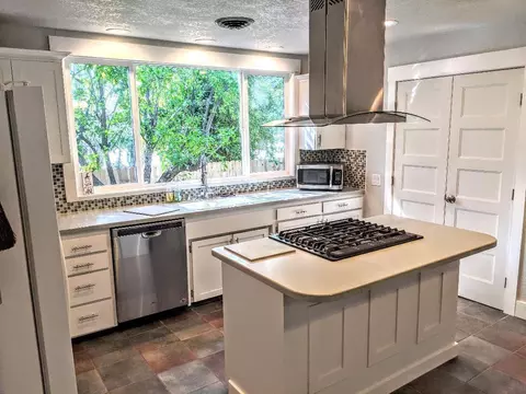 3513 Adams Ln, Redding, CA 96002 photo 7