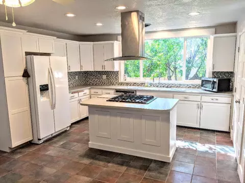 3513 Adams Ln, Redding, CA 96002 photo 8