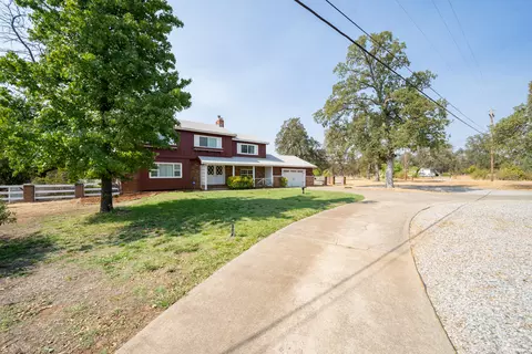 9912 Logan Rd, Redding, CA 96003 photo 4