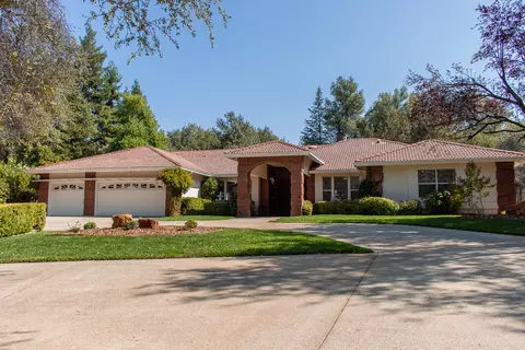 13385 Pala Mesa Cir, Redding, CA 96003 photo 1
