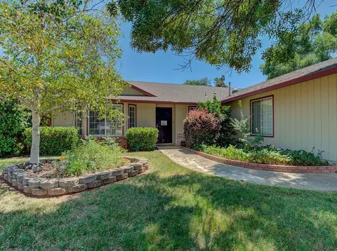 4607 Fiddleneck Dr, Redding, CA 96002 photo 2