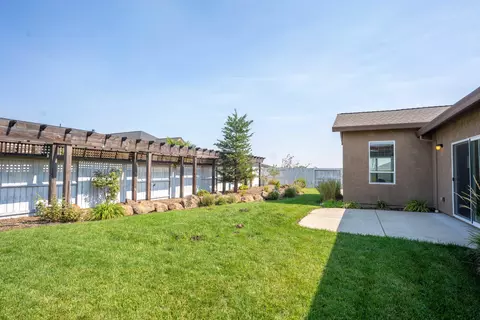 334 Reddington Dr, Redding, CA 96003 photo 23