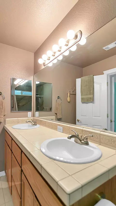 7312 Platinum Way, Redding, CA 96001 photo 8