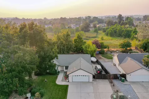 7312 Platinum Way, Redding, CA 96001 photo 1