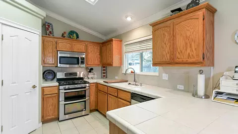 7312 Platinum Way, Redding, CA 96001 photo 3