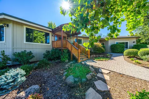 7804 Sans Souci Dr, Redding, CA 96001 photo 4
